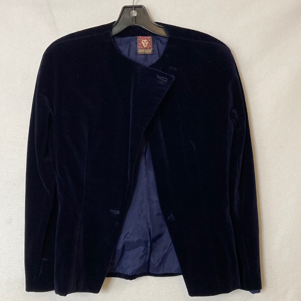 Ann Klein size 6 velour blazer. Dark Navy.Fully lined. Vintage. Shoulder pads. - Picture 1 of 8